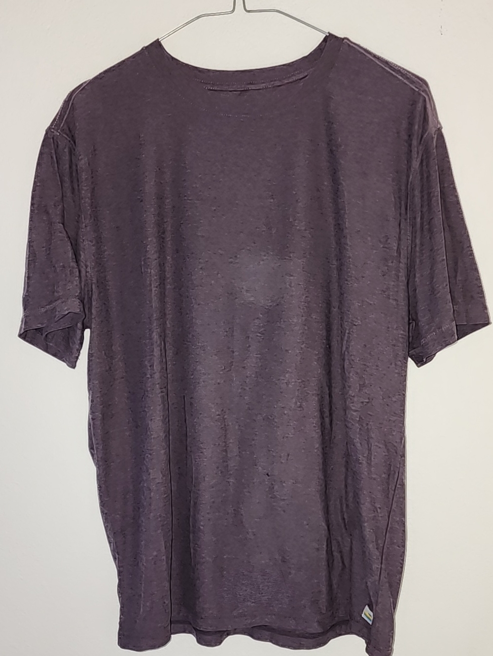 Vuori Mens Strato Tech Short Sleeve Activewear T Shirt Raisin Heather Size Large